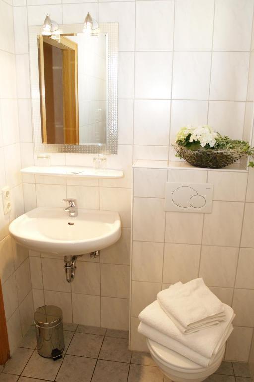 Hotel Haus Gertrud سيمراث الغرفة الصورة